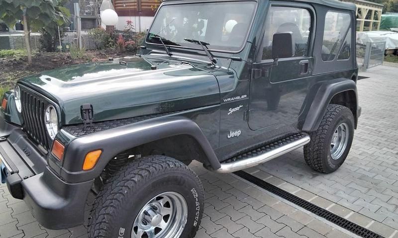 Grün Gebraucht 1999 Jeep Wrangler Sport SUV | 12.500 € (Guter Preis) - Bild 1/4