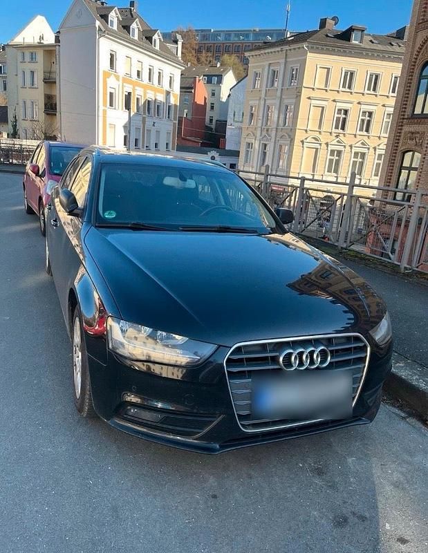 Gebraucht Audi A4 143 PS (105 kW) 2013 Schwarz Kombi