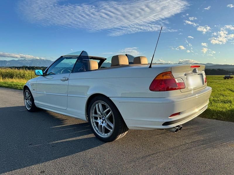 Second-hand BMW 330 231 CP (169 kW) 2001 Alb Cabrio