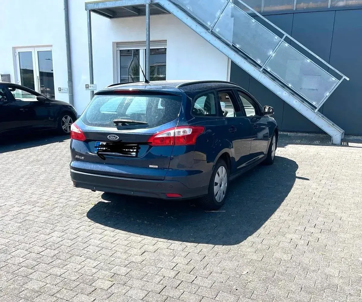 Gebraucht Ford Focus 115 PS (84 kW) 2012 Blau Kombi