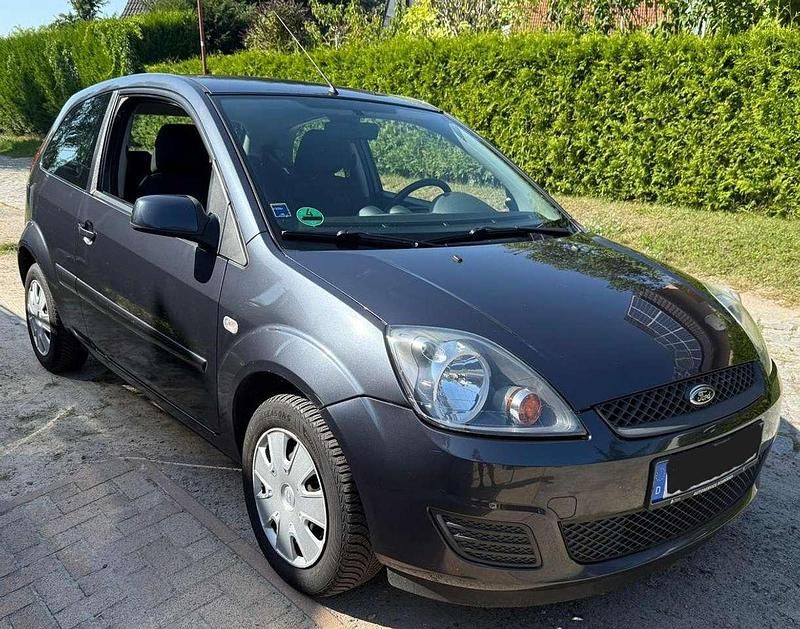 Gebraucht Ford Fiesta Style 60 PS (44 kW) 2008 Grau Limousine
