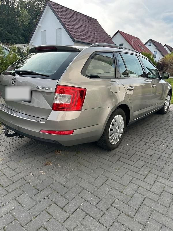 Second-hand Skoda Octavia 2017 Andere farben Break