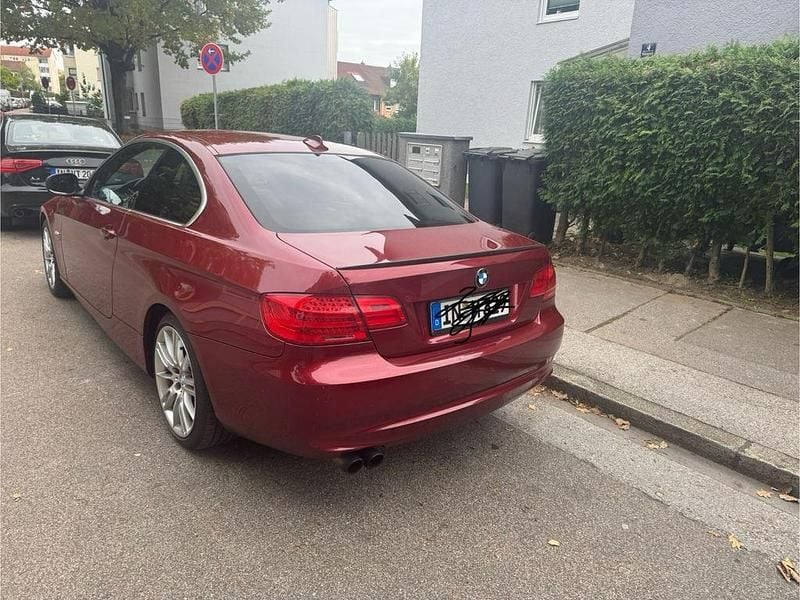 Gebraucht BMW 325 Exclusive 218 PS (160 kW) 2012 Rot Coupé