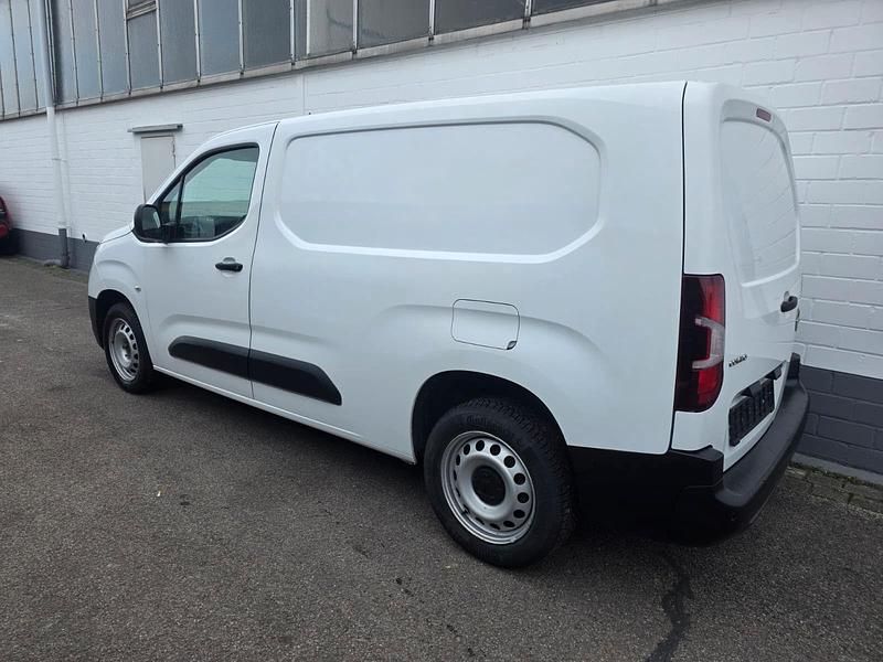 Gebraucht Opel Combo 102 PS (75 kW) 2019 Weiß Van / Kleinbus