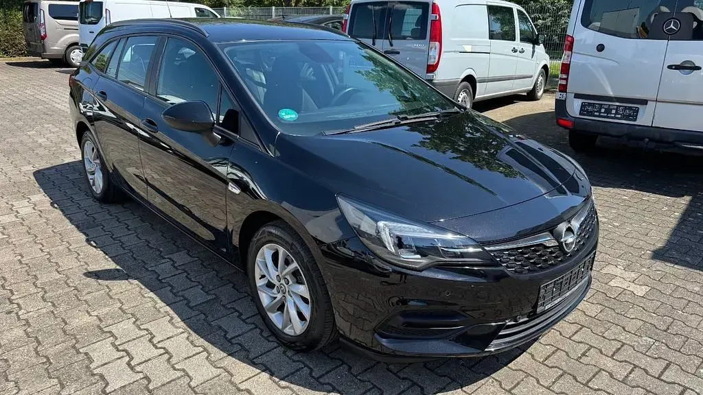 Gebraucht Opel Astra Edition 131 PS (96 kW) 2022 Schwarz Kleinwagen