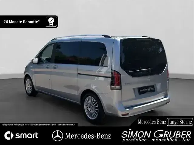 Gebraucht Mercedes V250 Style 190 PS (139 kW) 2025 Silber Van / Kleinbus