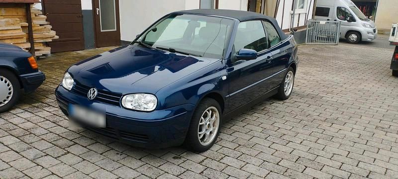 Second-hand VW Golf 110 CP (80 kW) 2004 Albastru Cabrio