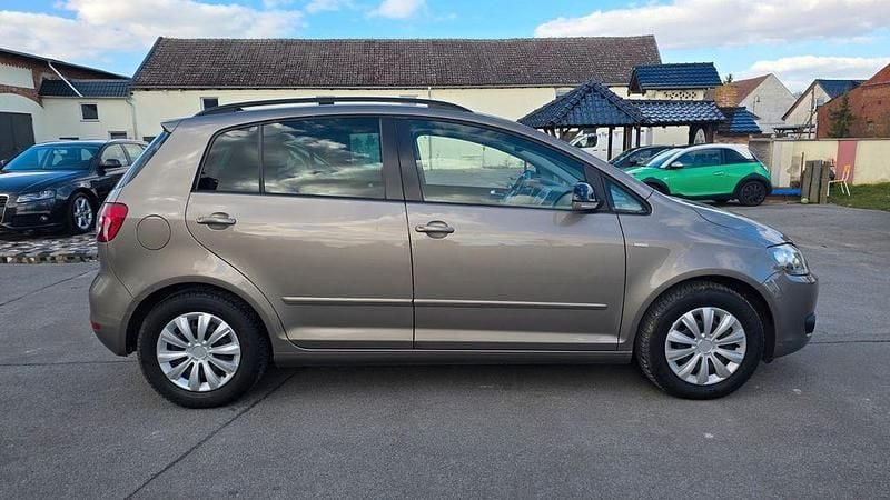 Gebraucht VW Golf Plus Cross Match 105 PS (77 kW) 2012 Grau Van / Kleinbus