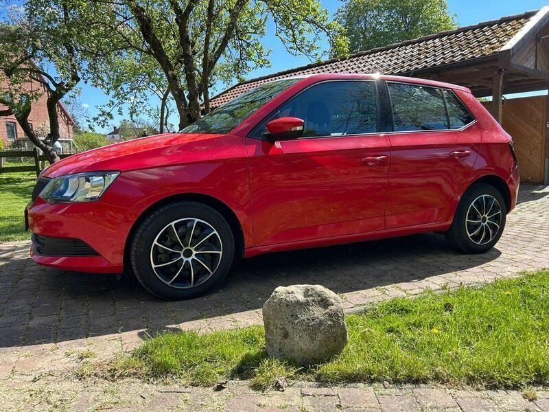 Rot Gebraucht 2017 Skoda Fabia Cool Edition Kleinwagen | 7.900 € (Guter Preis) - Bild 1/4