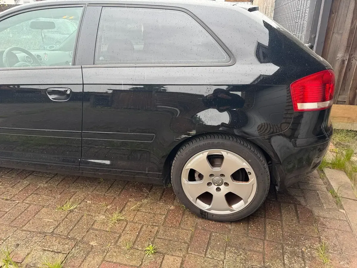 Gebraucht Audi A3 102 PS (75 kW) 2006 Schwarz Kleinwagen