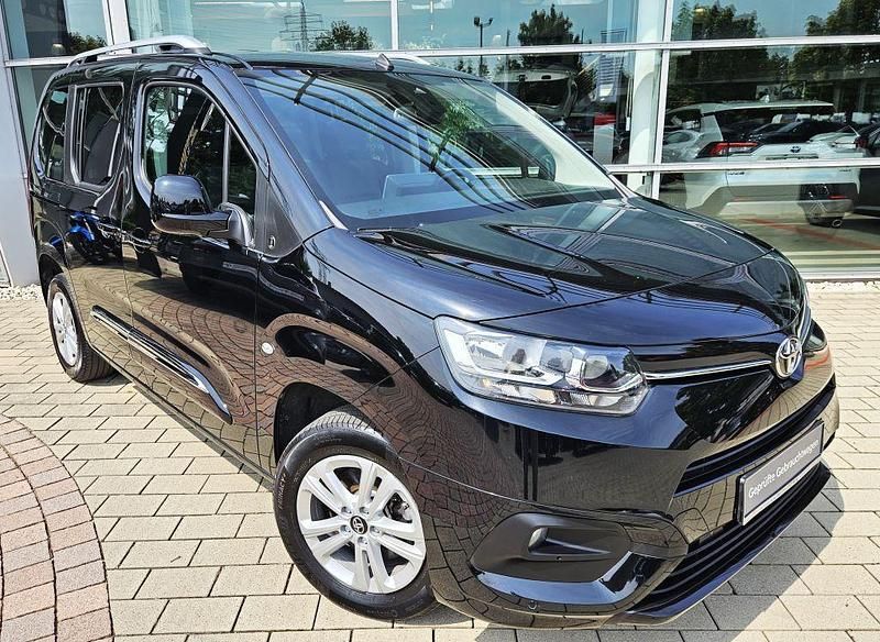 Schwarz Gebraucht 2022 Toyota Proace Verso City Kombi | 23.650 € (Fairer Preis) - Bild 1/4
