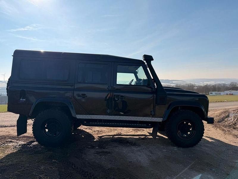 Second-hand Land Rover Defender 122 CP (89 kW) 2010 Negru SUV