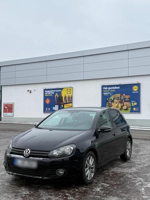 Gebraucht VW Golf VII 105 PS (77 kW) 2012 Schwarz Limousine