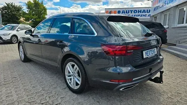 Gebraucht Audi A4 Sport 190 PS (139 kW) 2019 Manhattangrau metallic Kombi