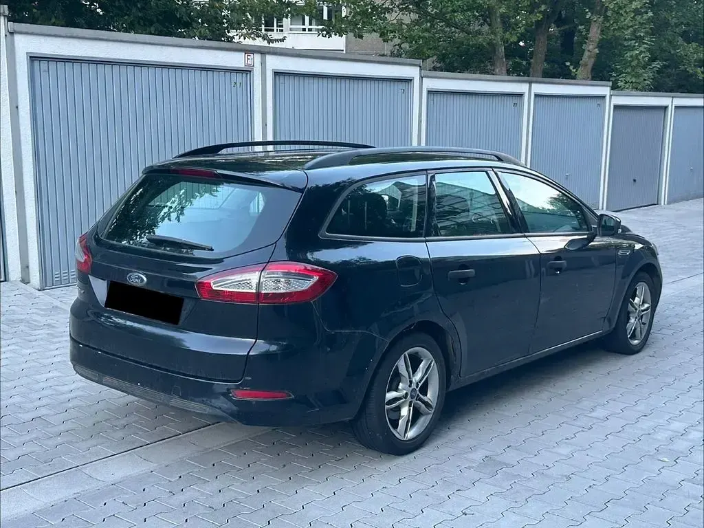 Gebraucht Ford Mondeo 120 PS (88 kW) 2011 Schwarz Limousine
