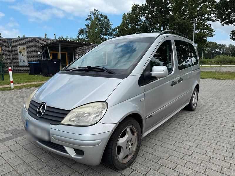Silber Gebraucht 2002 Mercedes Vaneo Van / Kleinbus | 1.900 € (Fairer Preis) - Bild 1/4