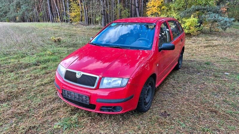 Rot Gebraucht 2005 Skoda Fabia Limousine | 350 € (Superpreis) - Bild 1/4