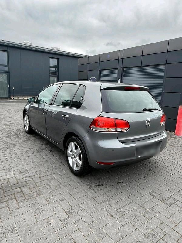 Gebraucht VW Golf VI 86 PS (63 kW) 2011 Grau Kleinwagen