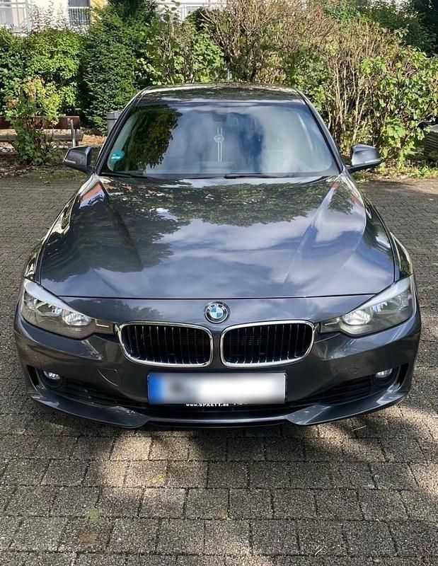 Gebraucht BMW 320 184 PS (135 kW) 2013 Grau Limousine