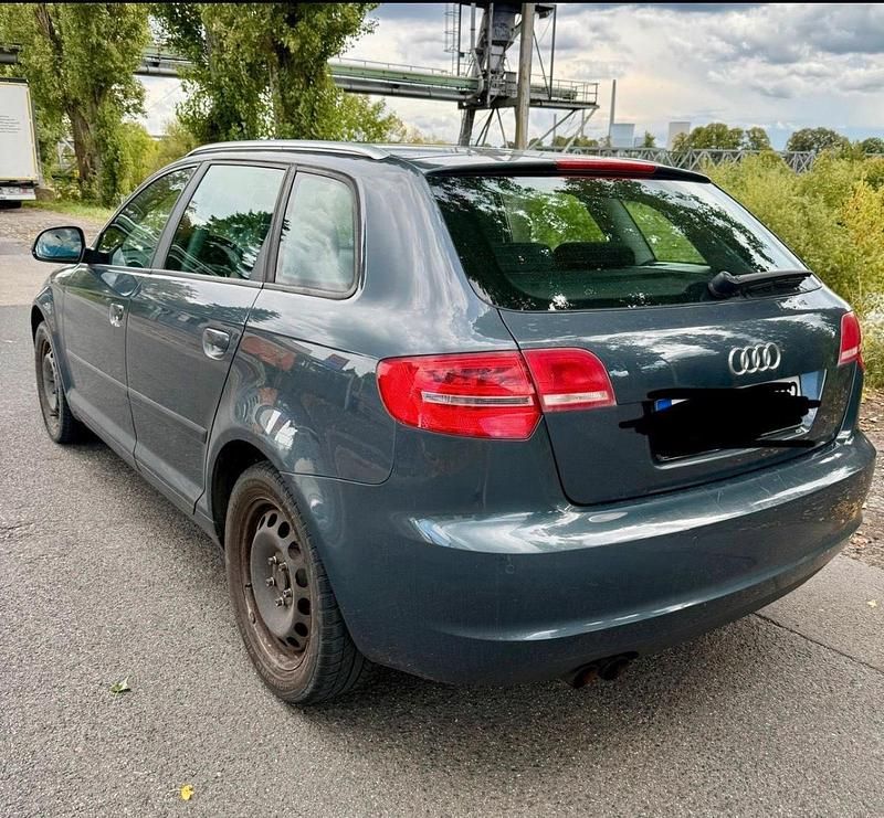 Gebraucht Audi A3 Sportback 125 PS (91 kW) 2010 Blau Kleinwagen