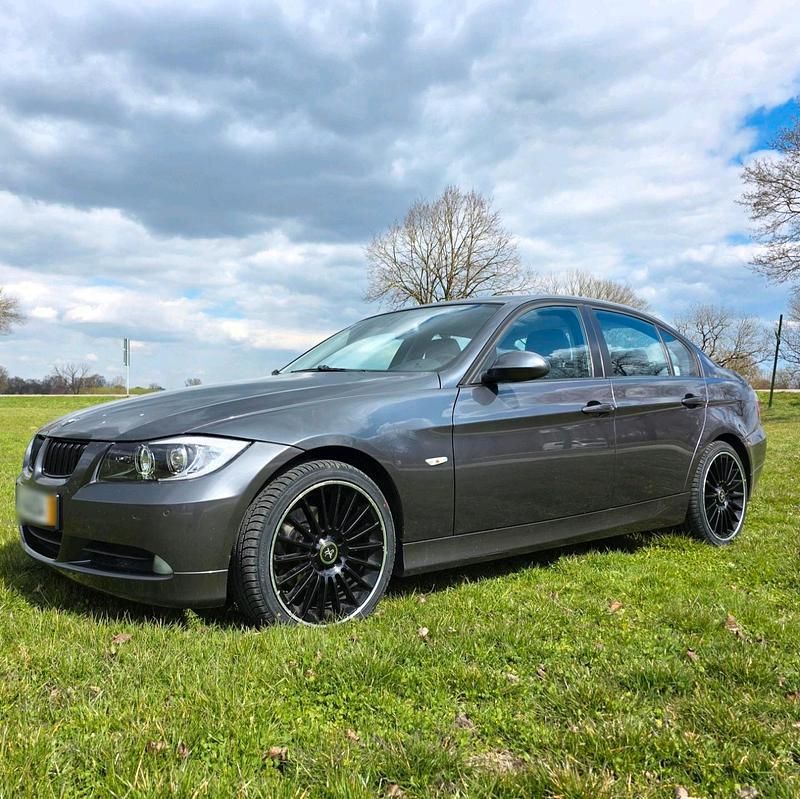 Gebraucht BMW 320 150 PS (110 kW) 2007 Braun Limousine