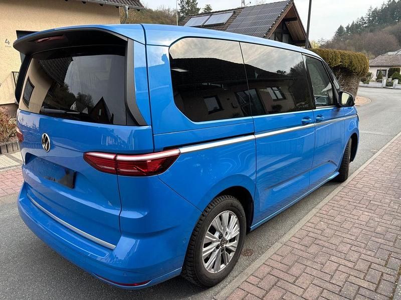 Gebraucht VW Multivan Style 204 PS (150 kW) 2024 Blau Van