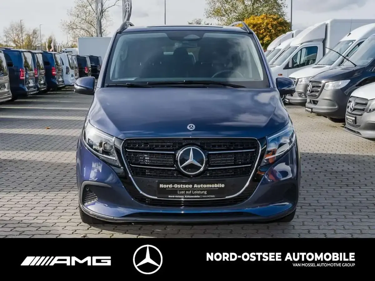 Gebraucht Mercedes V220 Style 163 PS (119 kW) 2024 Sodalithblau met. Van / Kleinbus