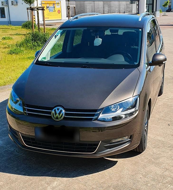 Second-hand VW Sharan 184 CP (135 kW) 2016 Maro Monovolum