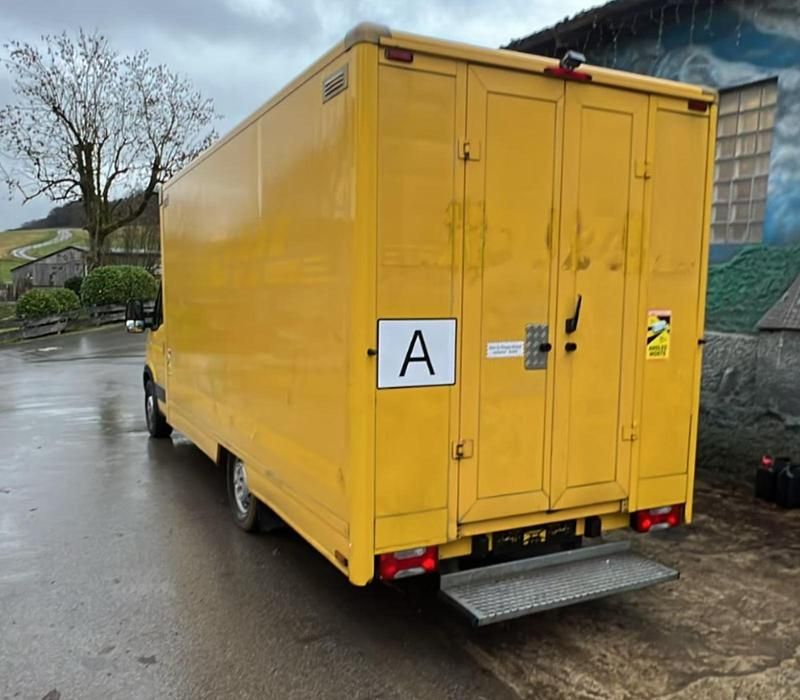 Gebraucht Iveco 35.12 106 PS (77 kW) 2011 Gelb Van