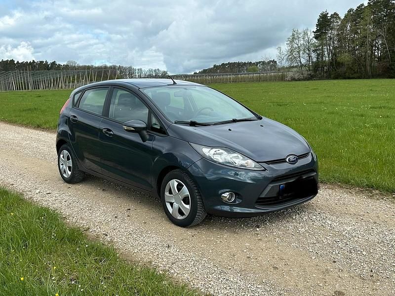 Gebraucht Ford Fiesta 82 PS (60 kW) 2012 Blau Kleinwagen