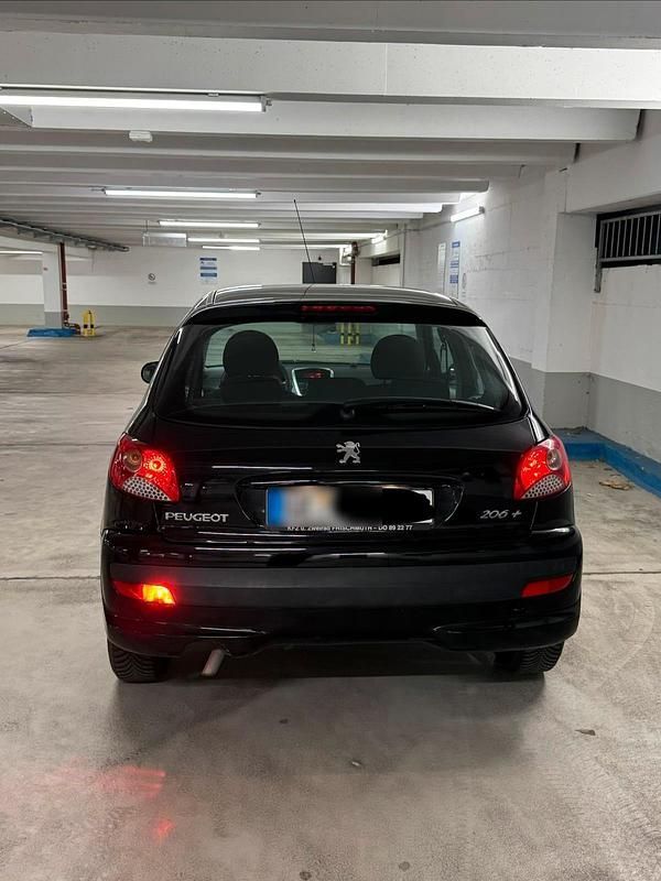 Gebraucht Peugeot 206+ 73 PS (53 kW) 2012 Schwarz Kleinwagen