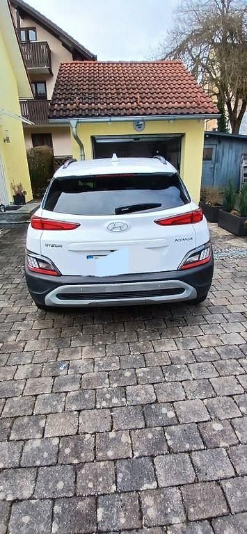 Gebraucht Hyundai Kona Edition 30+ 120 PS (88 kW) 2021 Weiß SUV