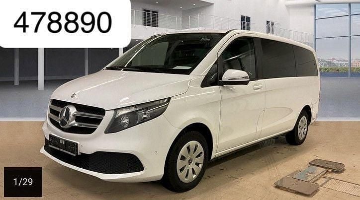 Arktikweiss Gebraucht 2021 Mercedes V220 Van / Kleinbus | 30.940 € (Superpreis) - Bild 1/4