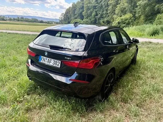 Gebraucht BMW 118 Advantage 140 PS (102 kW) 2021 Schwarz Limousine