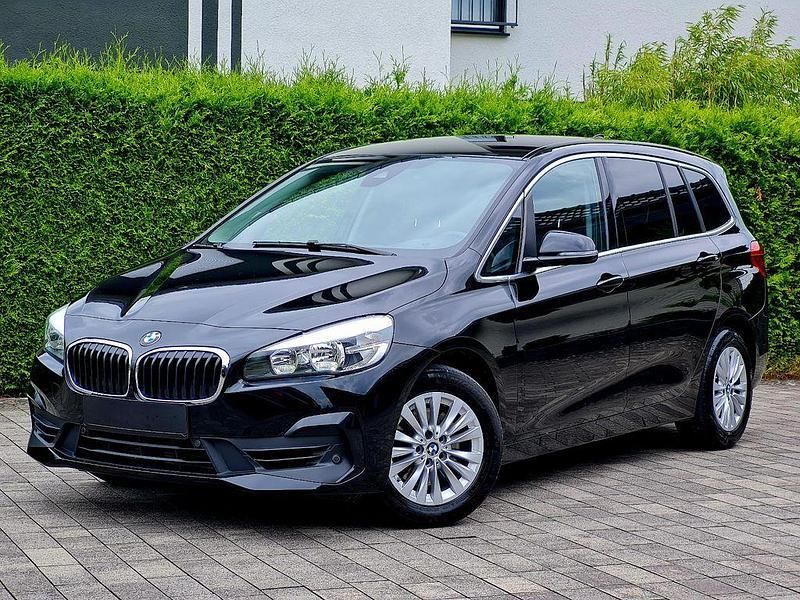 Schwarz Gebraucht 2020 BMW 218 Gran Tourer Advantage Van / Kleinbus | 13.799 € (Fairer Preis) - Bild 1/4