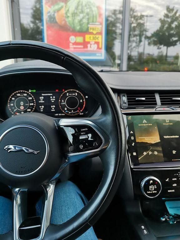 Grau Gebraucht 2021 Jaguar E-Pace S SUV | 22.700 € (Superpreis) - Bild 1/4