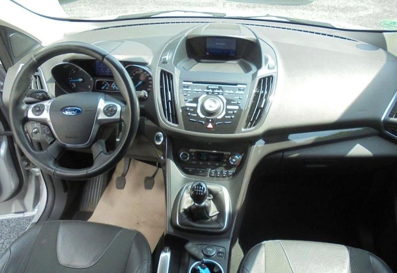 Gebraucht Ford Kuga Titanium 180 PS (132 kW) 2015 Silber SUV