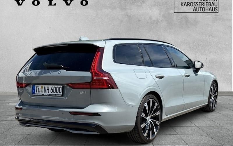 Gebraucht Volvo V60 Plus 197 PS (144 kW) 2024 Grau Kombi