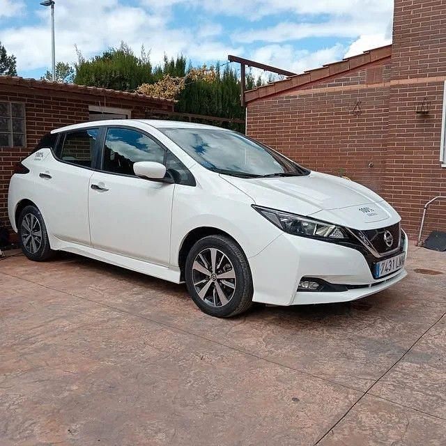 Gebraucht Nissan Leaf 110 kW (150 PS) 2021 Weiß Kleinwagen