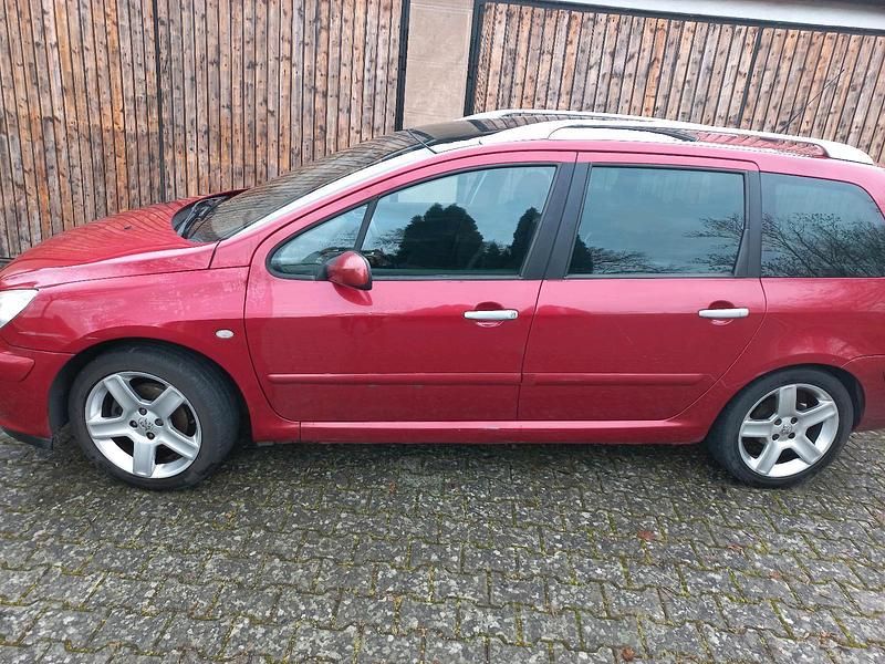 Rot Gebraucht 2004 Peugeot 307 Kombi | 600 € - Bild 1/4