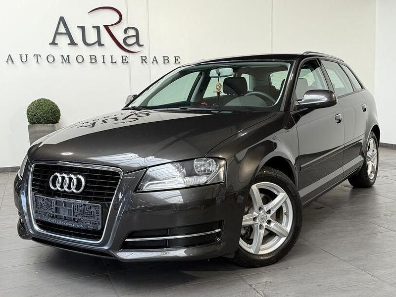 Grau Gebraucht 2011 Audi A3 Attraction Limousine | 8.749 € (Teuer) - Bild 1/4