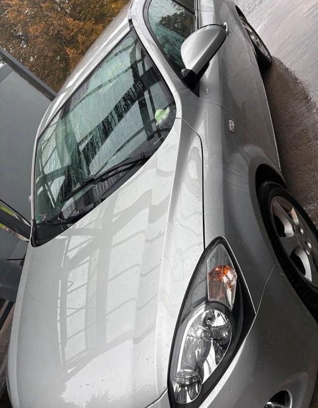 Gebraucht Kia Ceed 126 PS (92 kW) 2009 Silber Kleinwagen