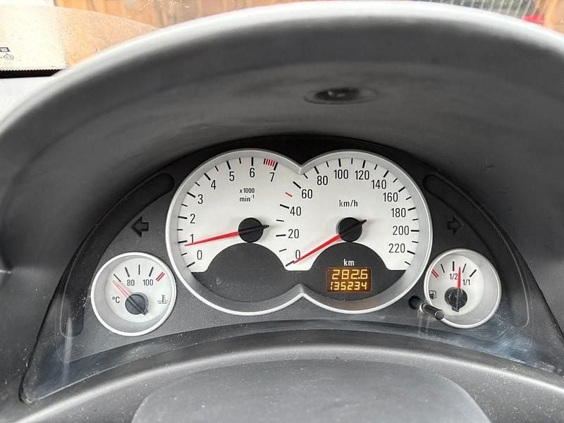 Rot Gebraucht 2006 Opel Corsa Limousine | 1.700 € (Guter Preis) - Bild 1/4