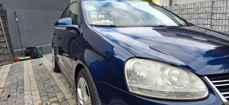 Gebraucht VW Jetta Trendline 105 PS (77 kW) 2009 Limousine