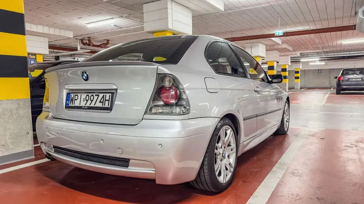 Gebraucht BMW 325 Sport Line 192 PS (141 kW) 2001 Silber Kleinwagen