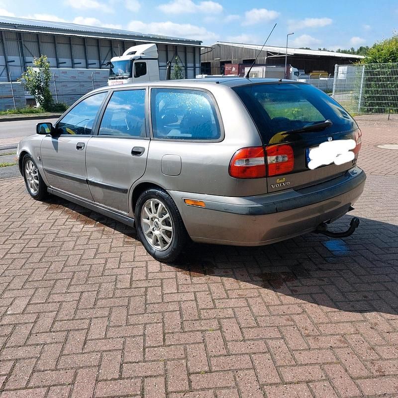 Gebraucht Volvo V40 116 PS (85 kW) 2004 Grau Kombi