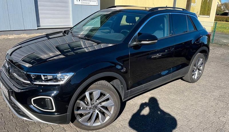 Gebraucht VW T-Roc Move 150 PS (110 kW) 2024 Schwarz SUV