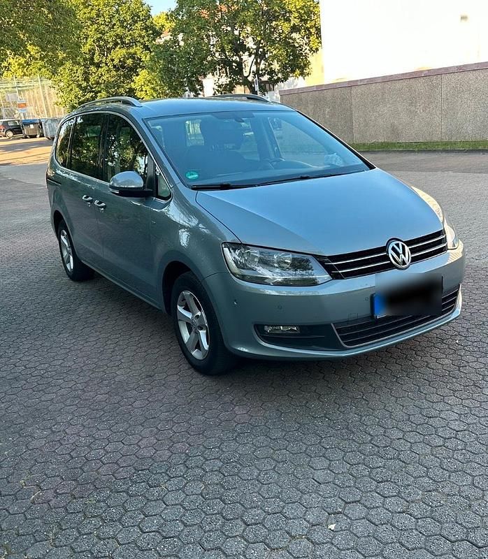 Grau Gebraucht 2014 VW Sharan Van / Kleinbus | 8.750 € (Guter Preis) - Bild 1/4