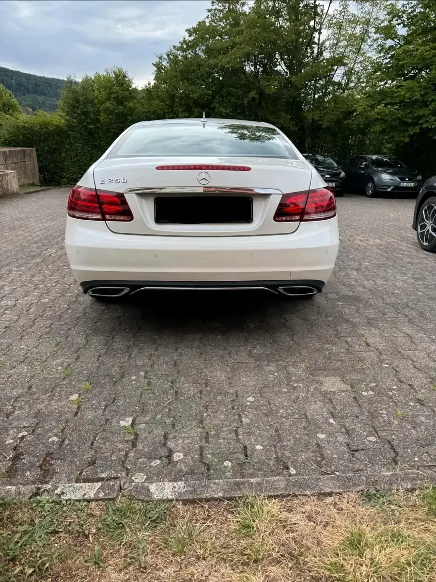 Gebraucht Mercedes E250 211 PS (155 kW) 2013 Weiß Coupé