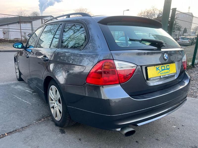 Gebraucht BMW 318 143 PS (105 kW) 2008 Grau Kombi